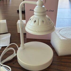 14:09 White Aromatherapy Candle Lamp